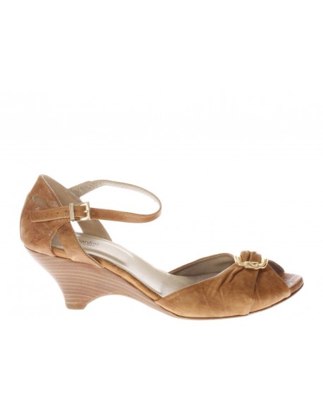 Nero Giardini  aperto lati Zeppa 50