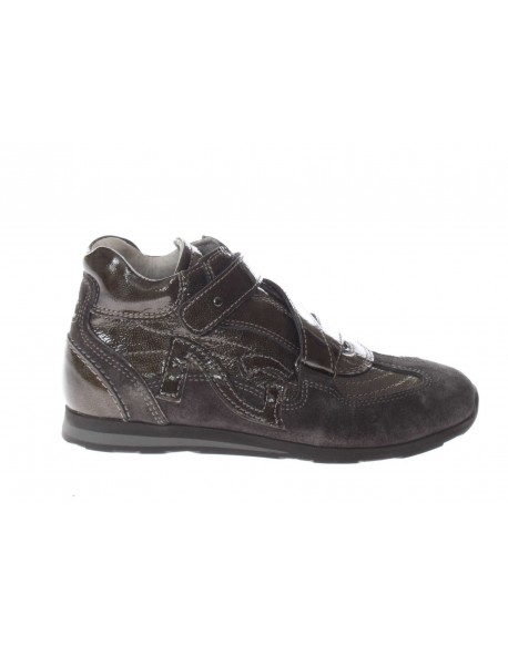 Nero Giardini Junior  Sneaker in vernice con strappo