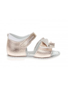 Nero Giardini  Sandali in pelle con strappo